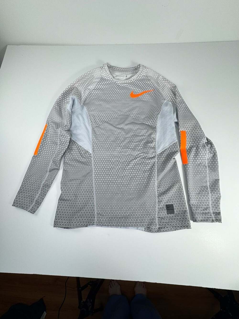 Nike Pro Hyperwarm Fitted Hexodrome Long Sleeve Shirt Gray Medium